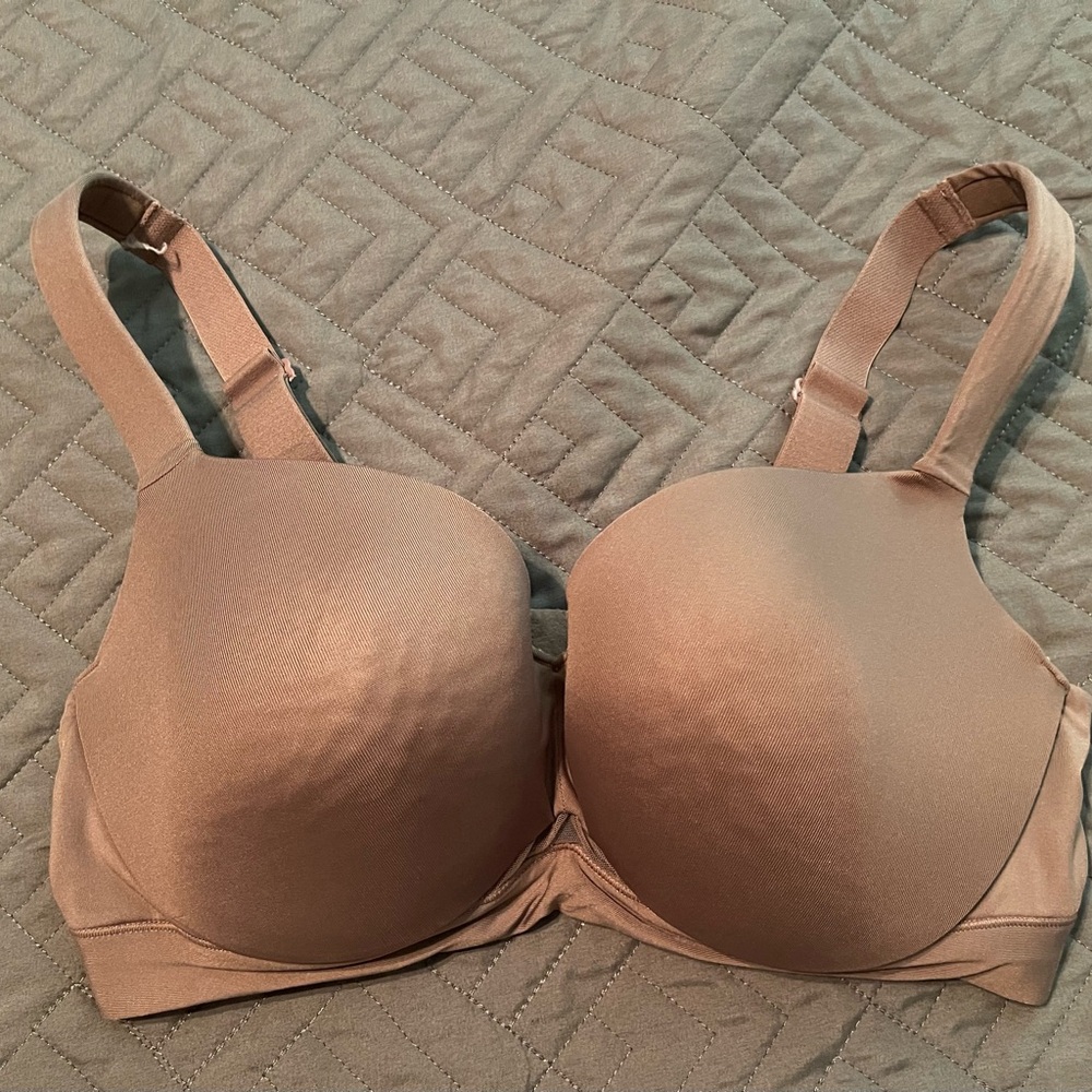 Tan Seamless  Bra with Molded Cups